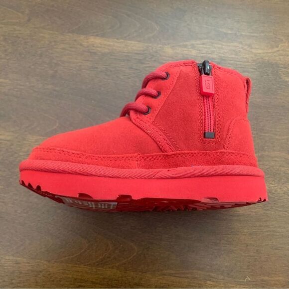 UGG NEW Unisex Neumel II Boots Baby Size 7 Chukka Boot Red - Picture 12 of 13